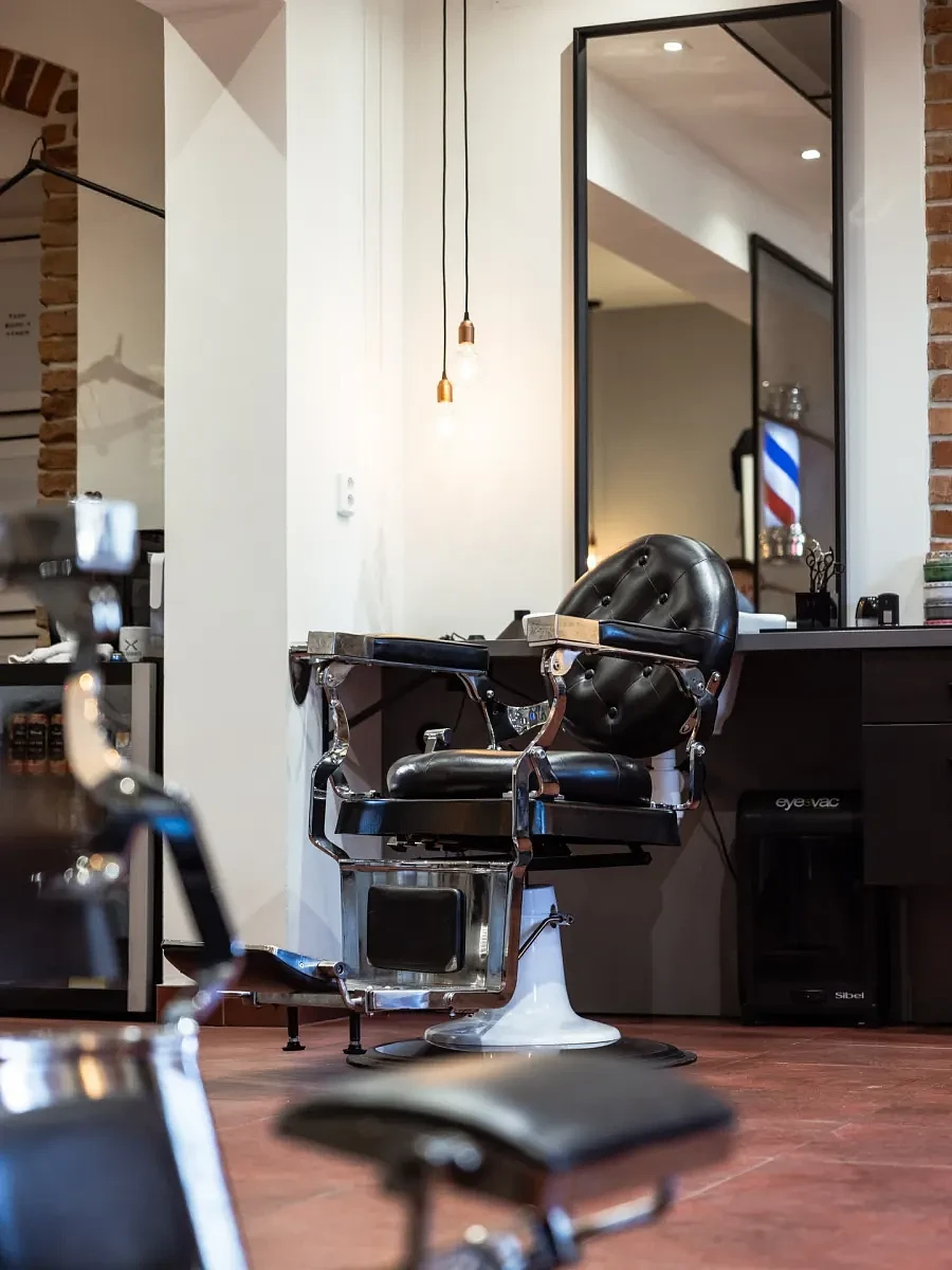 Le Barber Kosmonosy – barber křeslo